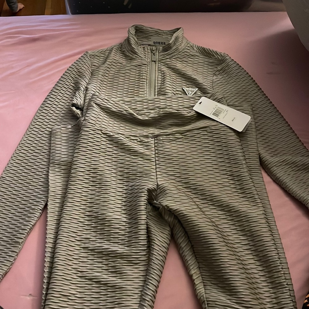 Guess SET (women’s small) crop top